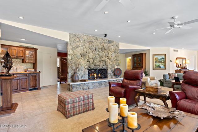 425 W Rapa Place, Tucson, AZ 85737