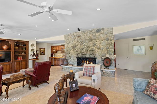 425 W Rapa Place, Tucson, AZ 85737