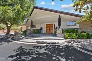 425 W Rapa Place, Tucson, AZ 85737