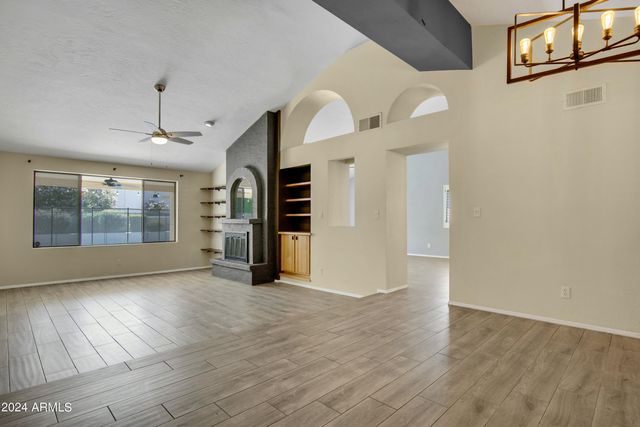 16035 N 10th Street, Phoenix, AZ 85022