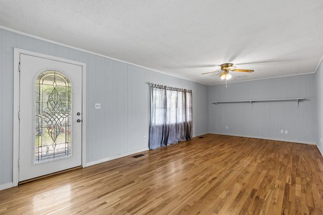 111 Briggs Street, Mccaysville, GA 30555