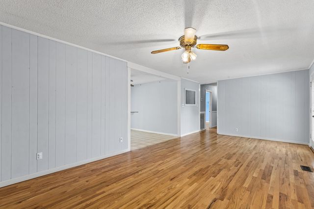 111 Briggs Street, Mccaysville, GA 30555