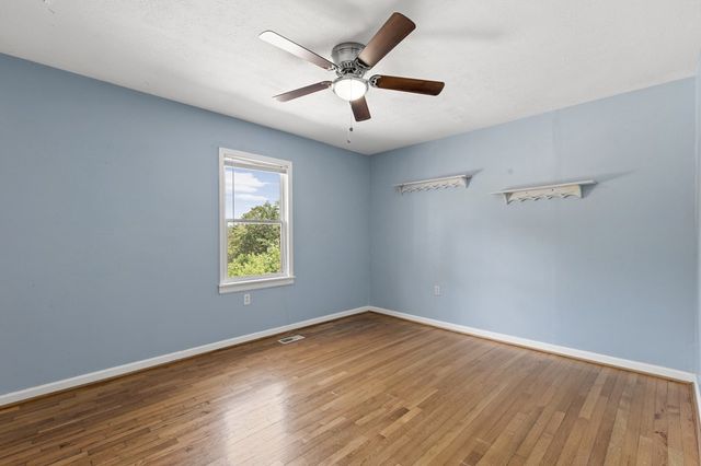 111 Briggs Street, Mccaysville, GA 30555