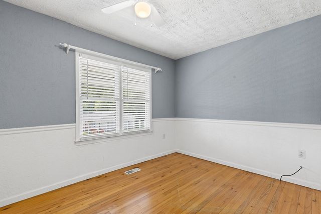 111 Briggs Street, Mccaysville, GA 30555