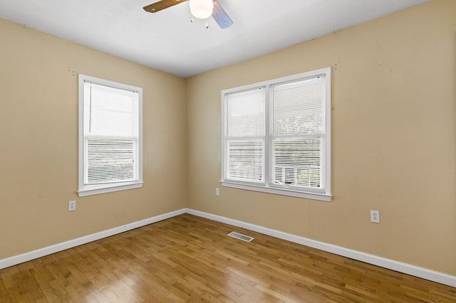 111 Briggs Street, Mccaysville, GA 30555