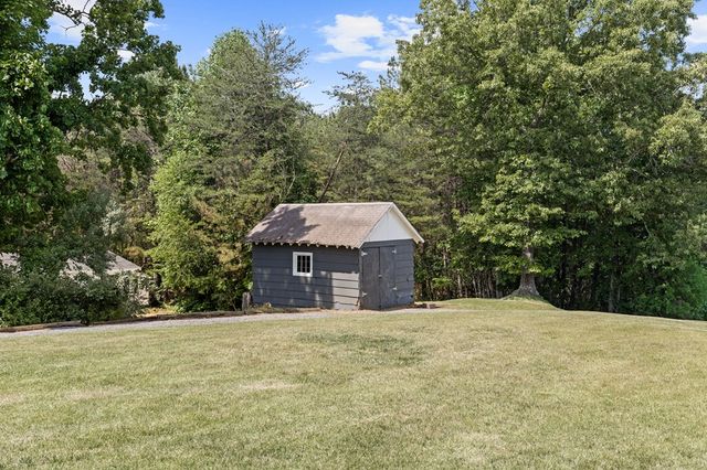111 Briggs Street, Mccaysville, GA 30555