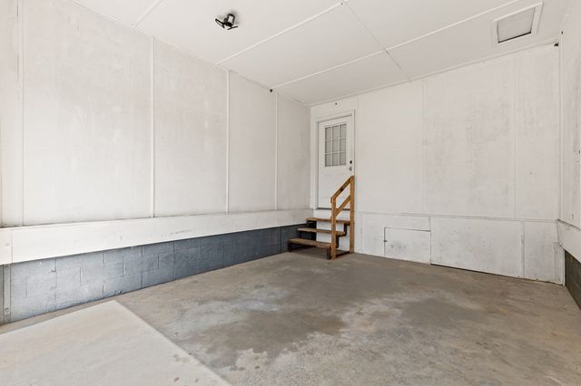 111 Briggs Street, Mccaysville, GA 30555
