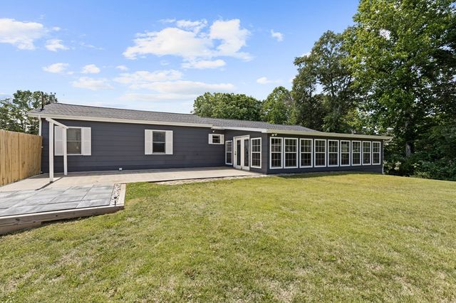 111 Briggs Street, Mccaysville, GA 30555