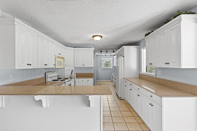 111 Briggs Street, Mccaysville, GA 30555