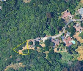 Lochard St, Oakland, CA 94605