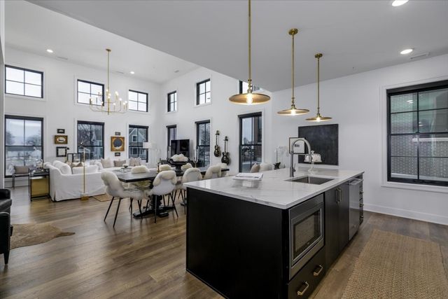 419 Main Street, Pella, IA 50219