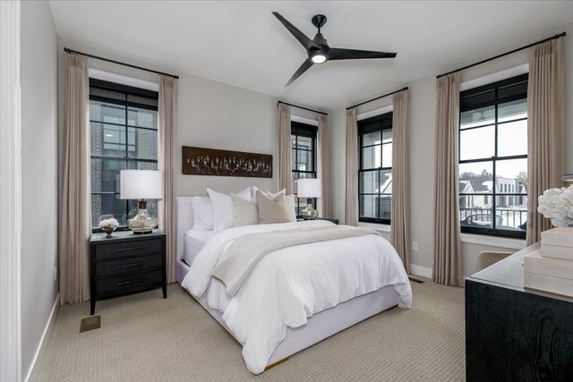 419 Main Street, Pella, IA 50219