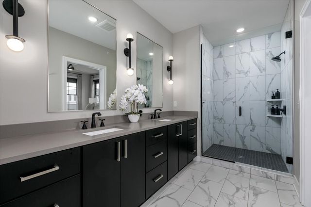 419 Main Street, Pella, IA 50219