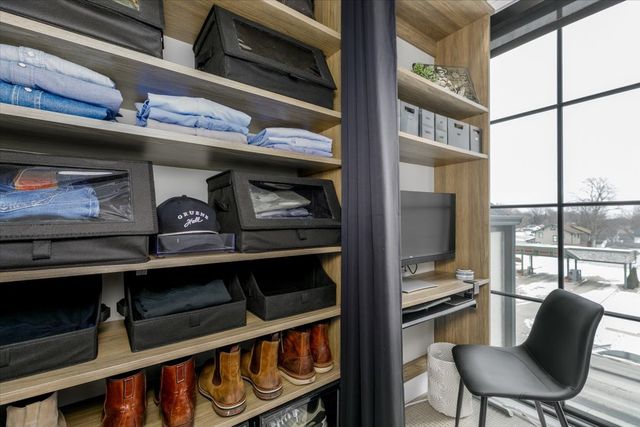 419 Main Street, Pella, IA 50219