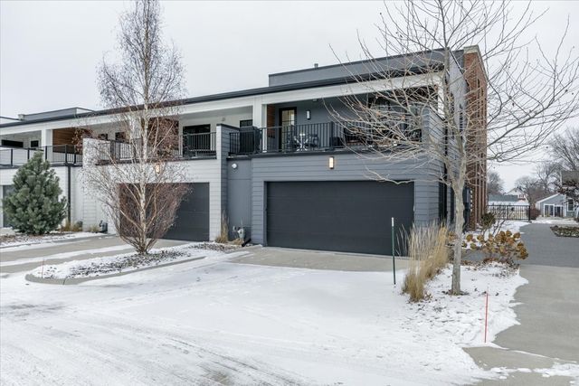 419 Main Street, Pella, IA 50219