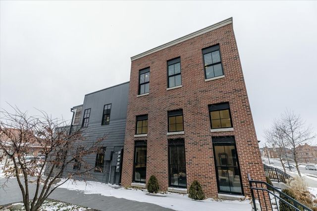 419 Main Street, Pella, IA 50219