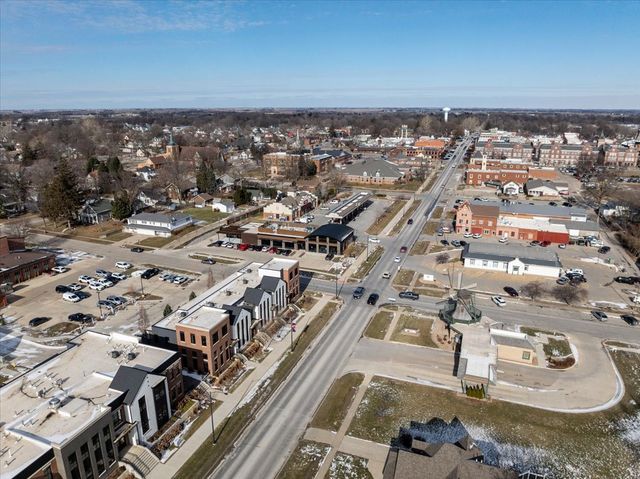 419 Main Street, Pella, IA 50219