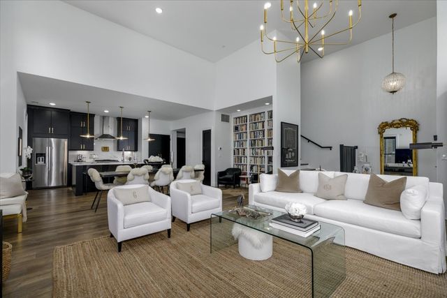 419 Main Street, Pella, IA 50219