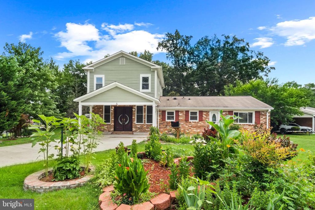 3709 FORESTDALE AVE, Woodbridge, VA 22193