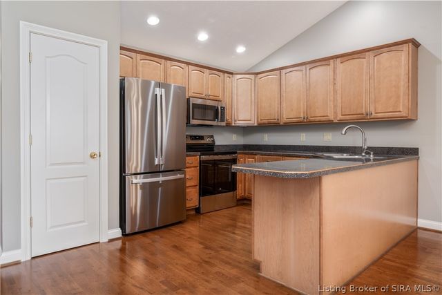 1913 Edgewood Station Road, New Albany, IN 47150