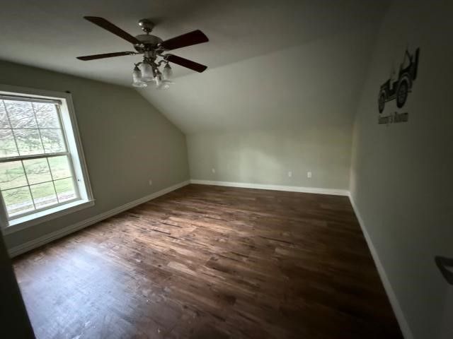 2104 Wills Way Drive, Granbury, TX 76049