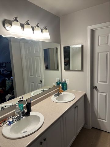 304 Sonie Dr 304, Ohio Twp, PA 15143