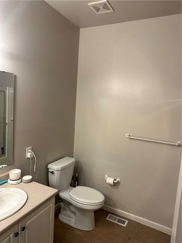304 Sonie Dr 304, Ohio Twp, PA 15143
