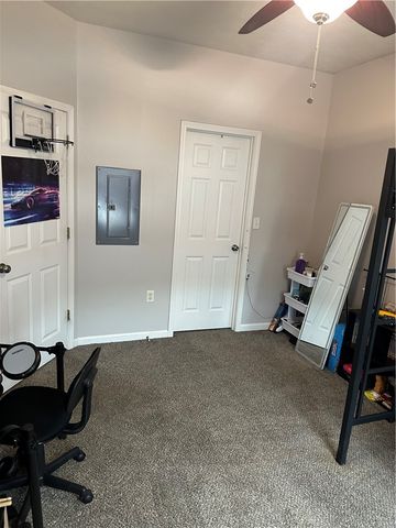 304 Sonie Dr 304, Ohio Twp, PA 15143