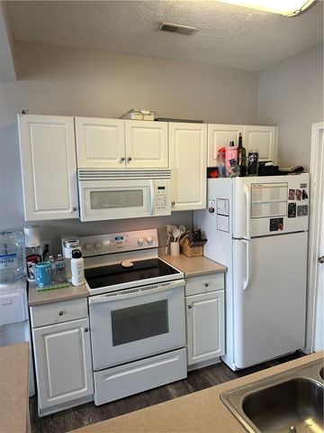 304 Sonie Dr 304, Ohio Twp, PA 15143