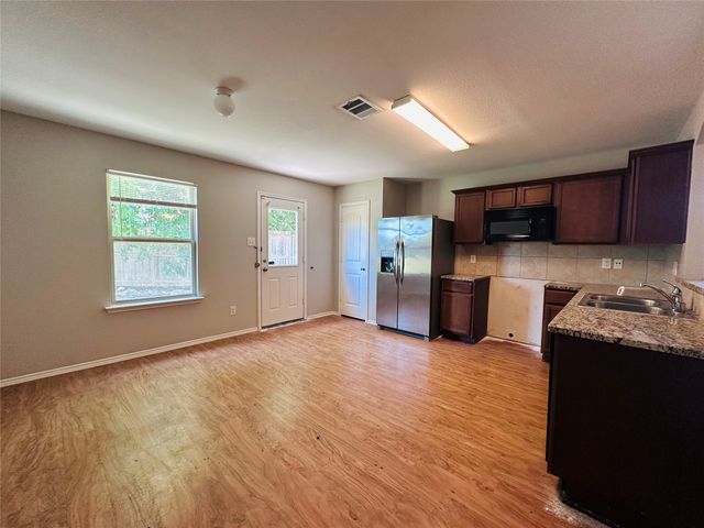 1703 Eagle River Trail, Lancaster, TX 75146