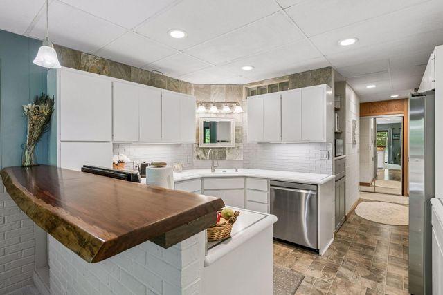 2105 Dutchview Road, Minnetrista, MN 55364