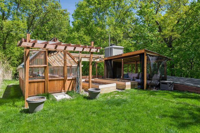 2105 Dutchview Road, Minnetrista, MN 55364
