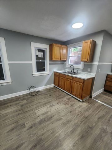 11 Willow Street, Rochester, NY 14606