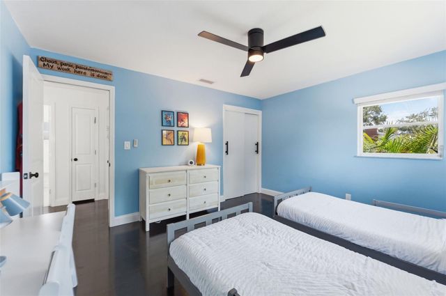 2701 67TH WAY N, St Petersburg, FL 33710