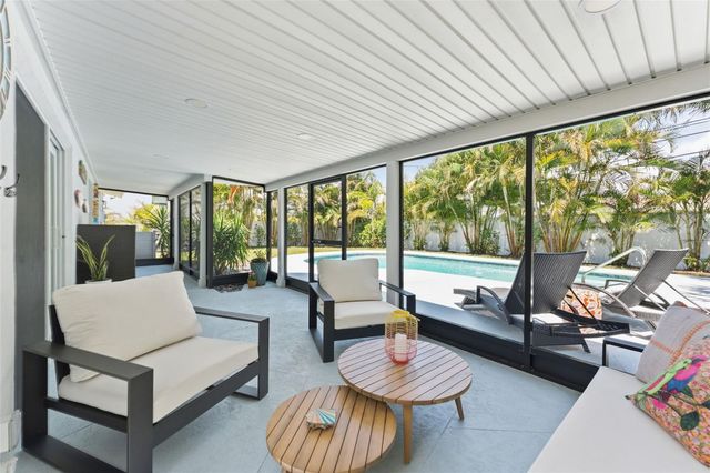 2701 67TH WAY N, St Petersburg, FL 33710