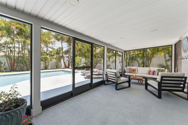 2701 67TH WAY N, St Petersburg, FL 33710