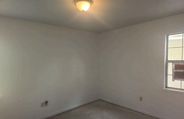 408 N Spring ST, Lampasas, TX 76550
