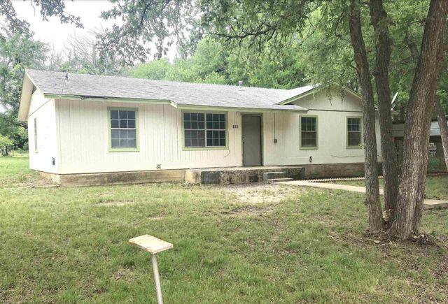 408 N Spring ST, Lampasas, TX 76550