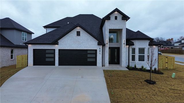 541 Bose Avenue, Centerton, AR 72719