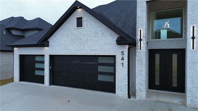 541 Bose Avenue, Centerton, AR 72719