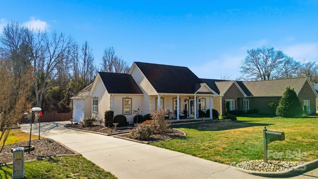 302 Alison Lane, Archdale, NC 27263