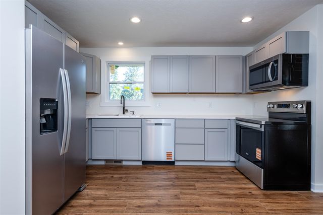6027 Superior Street, Coloma, MI 49038