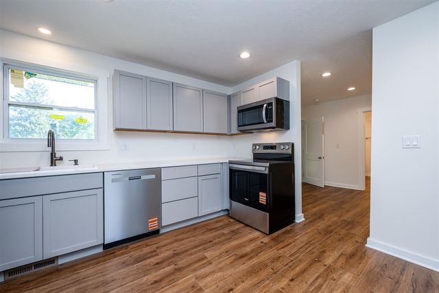 6027 Superior Street, Coloma, MI 49038