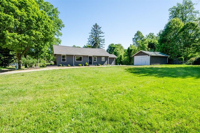 6027 Superior Street, Coloma, MI 49038