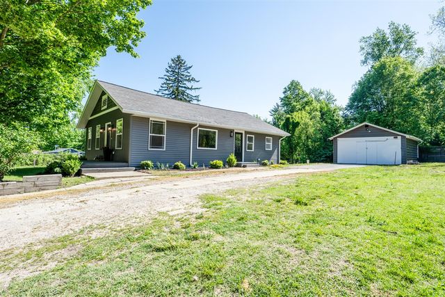 6027 Superior Street, Coloma, MI 49038