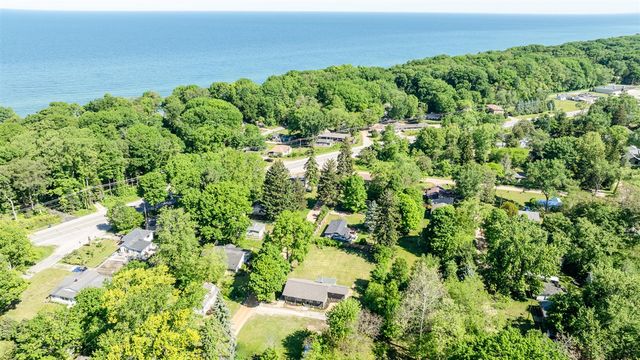 6027 Superior Street, Coloma, MI 49038