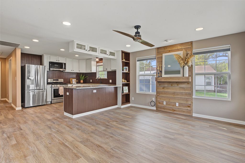 328 Spring Valley Circle, Azle, TX 76020 — photo 4