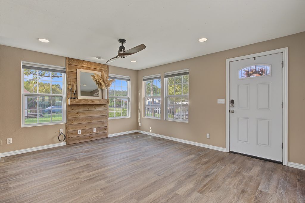 328 Spring Valley Circle, Azle, TX 76020 — photo 5