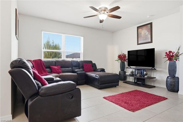 2006 15th AVE, Cape Coral, FL 33991