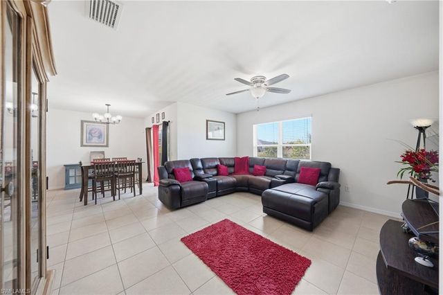 2006 15th AVE, Cape Coral, FL 33991